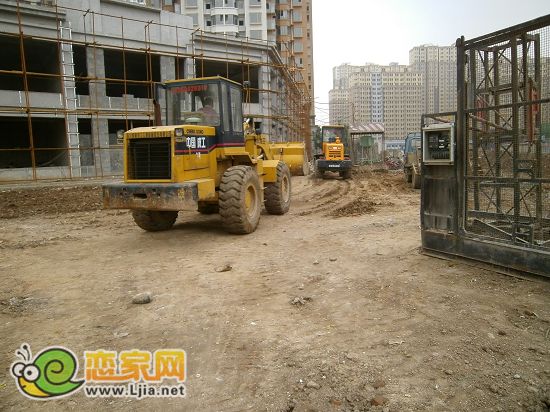 趙都新城尚和園：平整道路