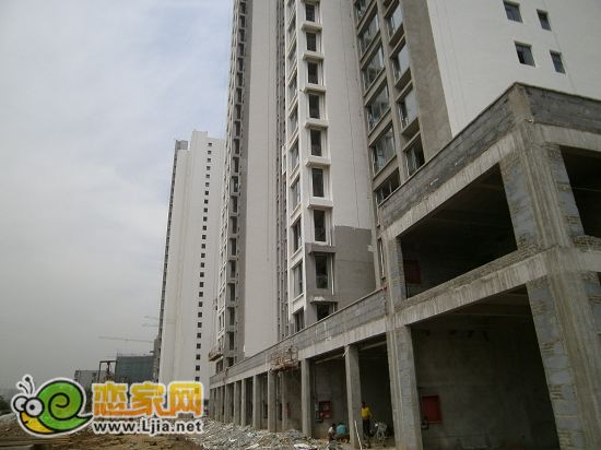 旺角花園濱河住宅底商，每平米20000元左右，戶型30—120㎡，全款97折優(yōu)惠