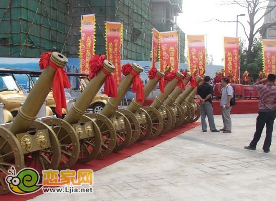 八門雄壯禮炮就緒