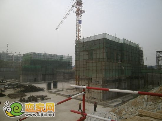 現(xiàn)代海棠灣1#2#工程進度