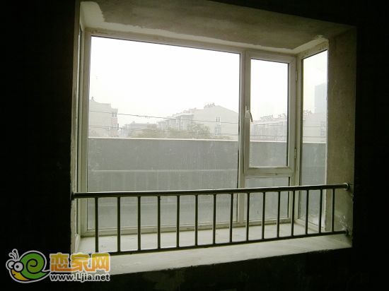 萬浩家園客廳景觀飄窗