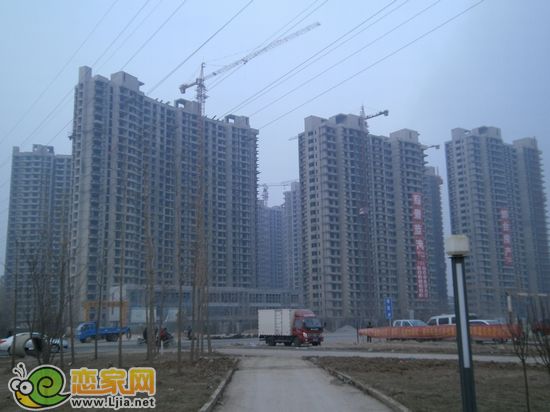 頤景藍灣全線封頂