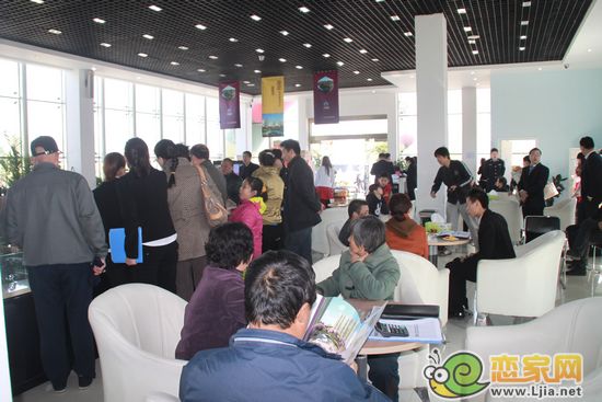 現(xiàn)代海棠灣冷餐會現(xiàn)場