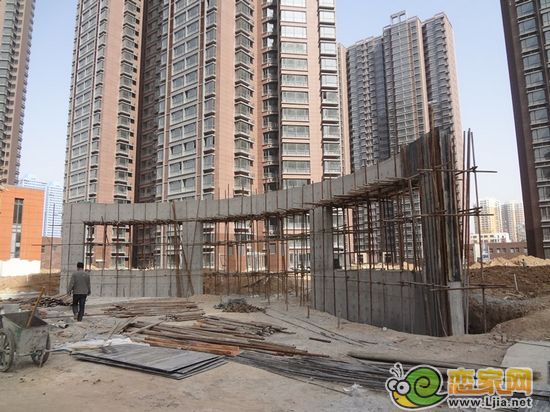 “東林苑”中庭園林景觀施工進(jìn)度