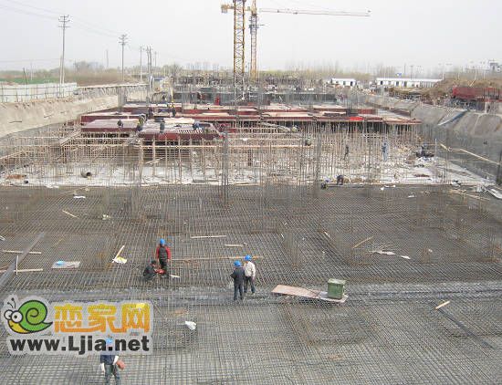 龍旺伯樂佳園施工現(xiàn)場1