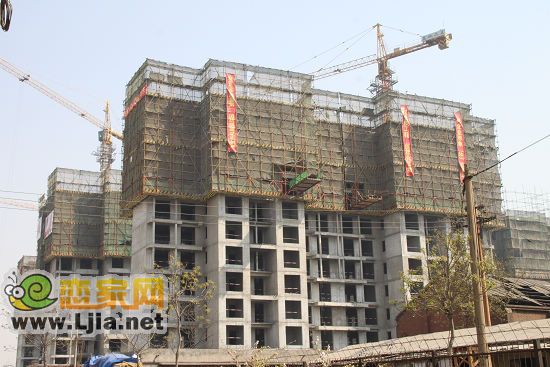 安聯(lián)水晶坊施工現(xiàn)場(chǎng)（2011.4.11）