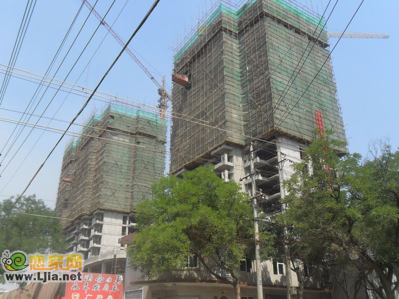 青城逸園施工現(xiàn)場（2011.6.1）