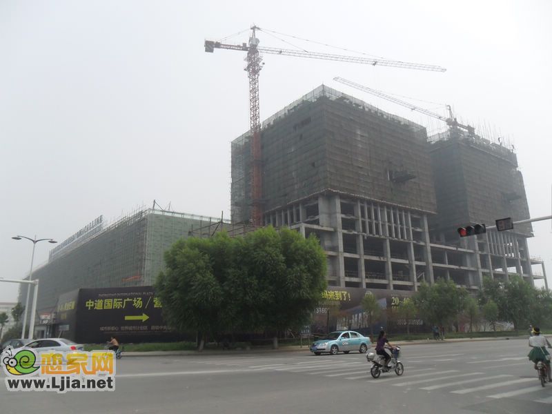 中道大廈施工現(xiàn)場(2011.7.15)