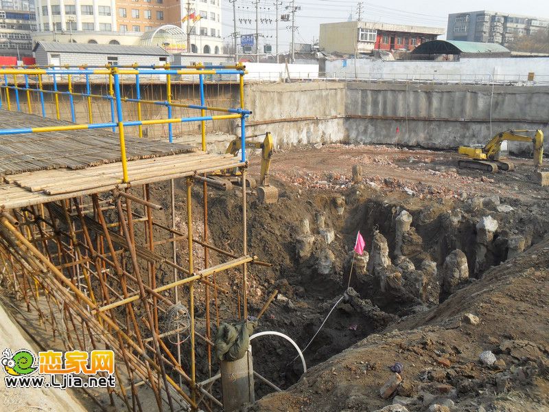 濱河世紀(jì)大廈施工進(jìn)度（2012.12.18）