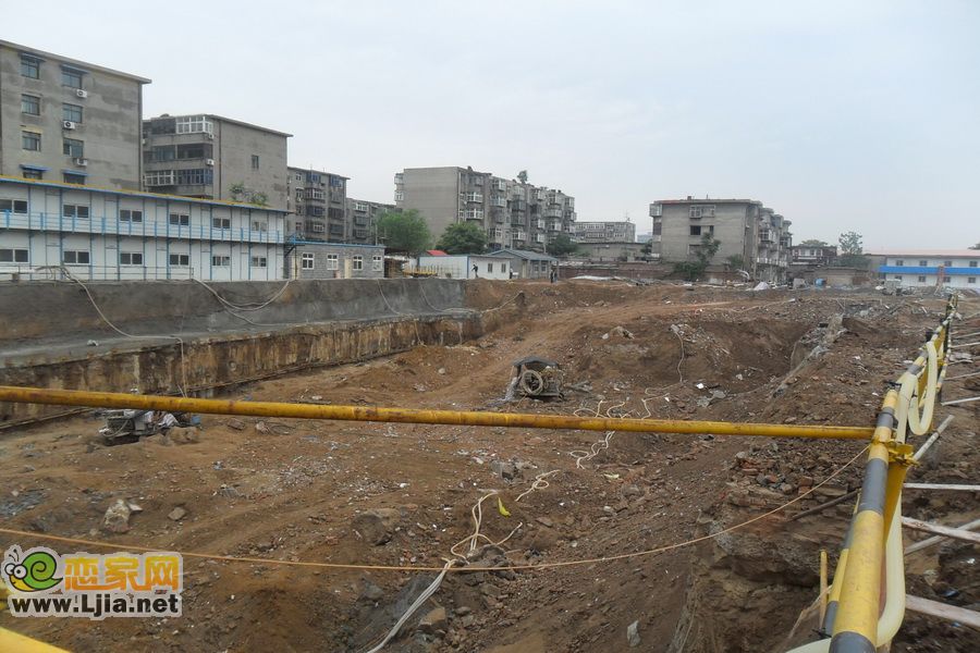 卓昱大廈施工現(xiàn)場（2011.6.25）