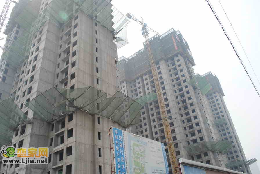 安聯(lián)水晶坊施工現(xiàn)場(chǎng)（2011.7.14）