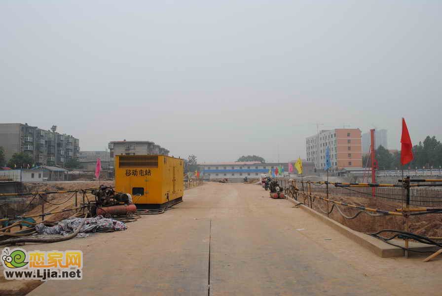 卓昱大廈施工現(xiàn)場（2011.7.22）