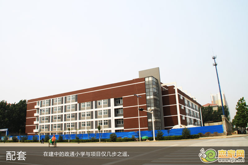 中道國際周邊教育資源豐厚，圖為在建中的政通小學(xué)