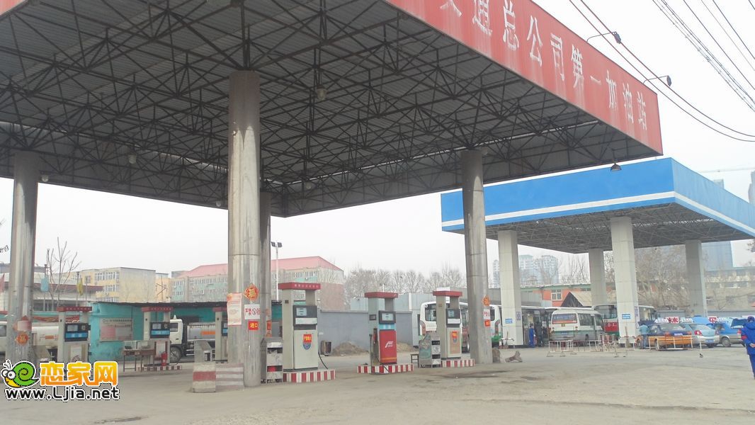 汽車加油站