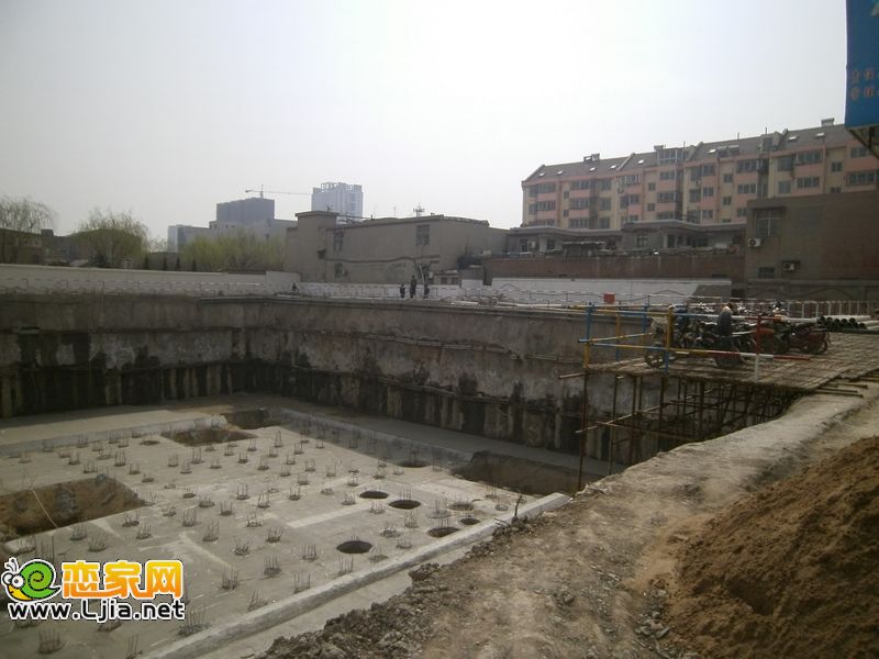 濱河世紀(jì)大廈施工進(jìn)度（2013.03.19）
