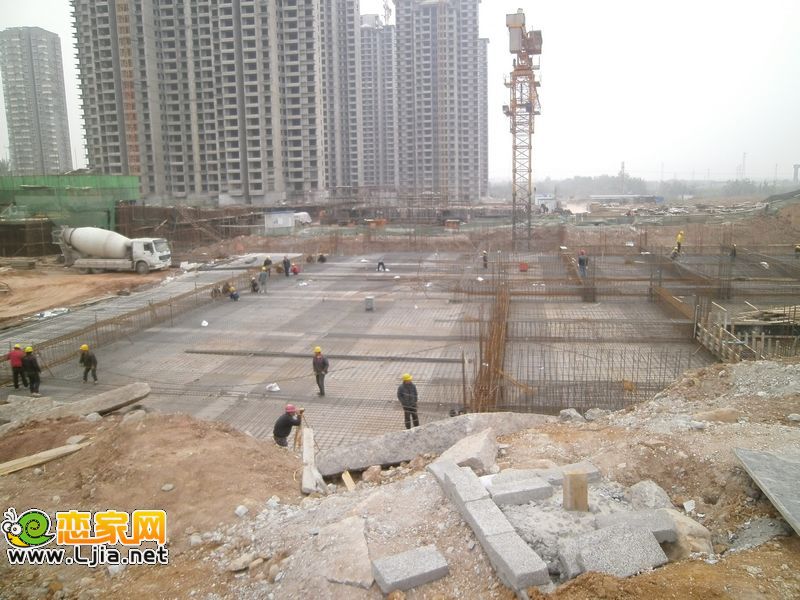 錦繡江南車庫工地實景（2013.04.22）