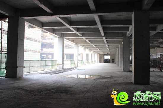 友誼時代廣場工地內(nèi)部實景