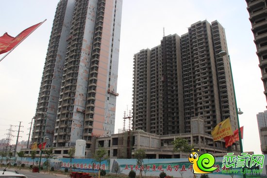 圣水湖畔實(shí)景圖