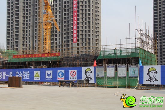 現(xiàn)代奧城施工現(xiàn)場(chǎng)（2014.5.17）