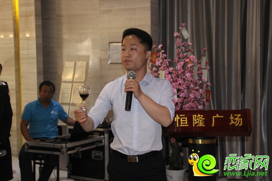 專業(yè)國際品酒師為大家講解紅酒知識