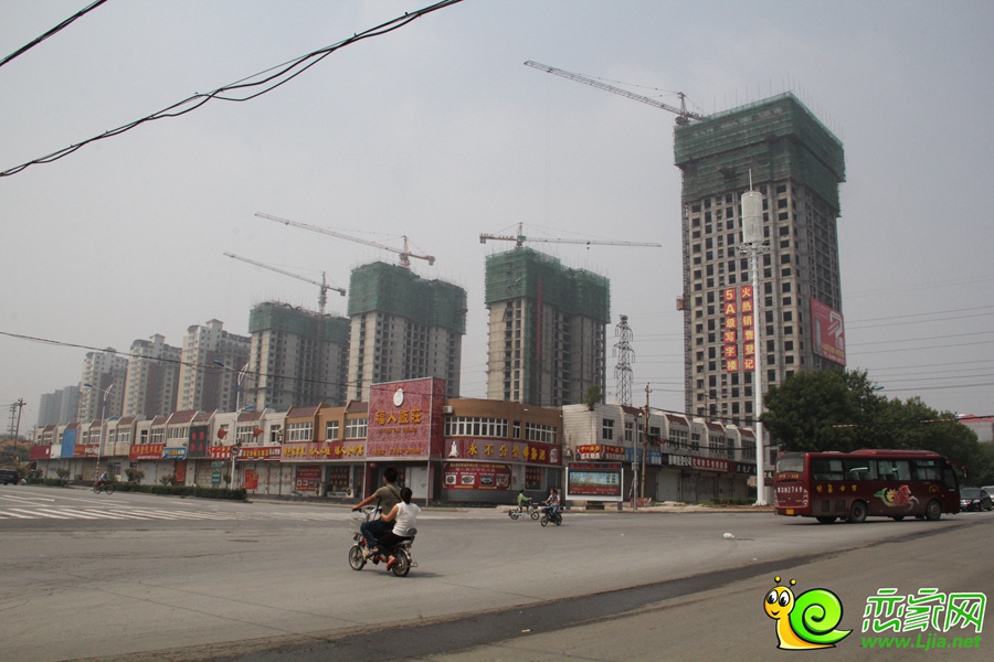 錦玉華庭二期實(shí)景圖（2014.07.03）