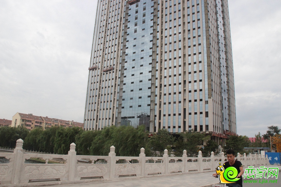 濱河世紀(jì)大廈實(shí)景圖（2014.07.24）