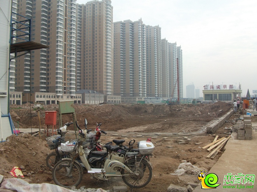 漢成華都商業(yè)進(jìn)度實(shí)景圖（2014.07.31）