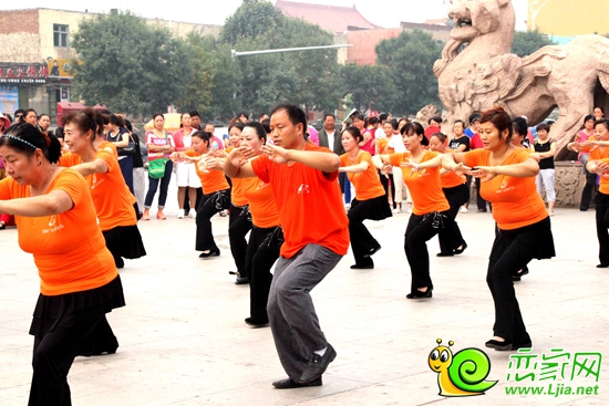 小編不吭 自己找亮點(diǎn)（2014.8.31)