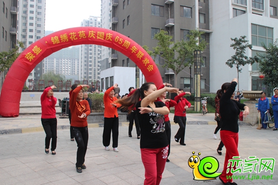 錦繡花苑業(yè)主舞蹈隊(duì)（2014.10.4）