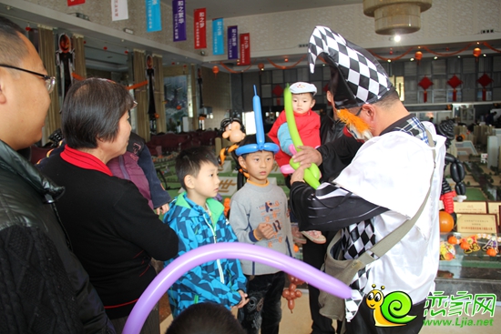 小丑現(xiàn)場(chǎng)編氣球（2014.11.2）