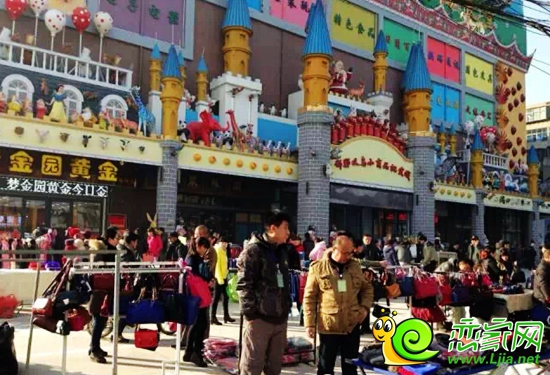 邯鄲義烏小商品批發(fā)城“西邊趕大集”活動現(xiàn)場