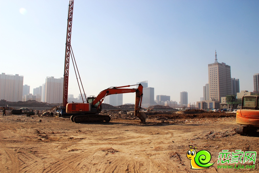 恒大名都工地正在打樁（2015.01.23）