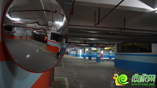 漢成華都地下車位實景圖