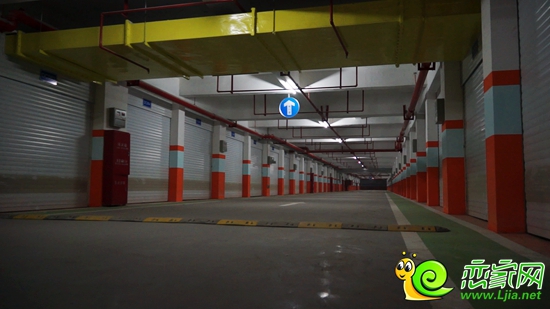 漢成華都地下車庫實景圖