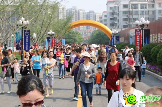 到訪恒大名都園林的客戶們