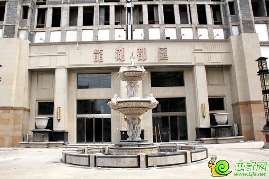 龍湖公館售樓部——人去樓空