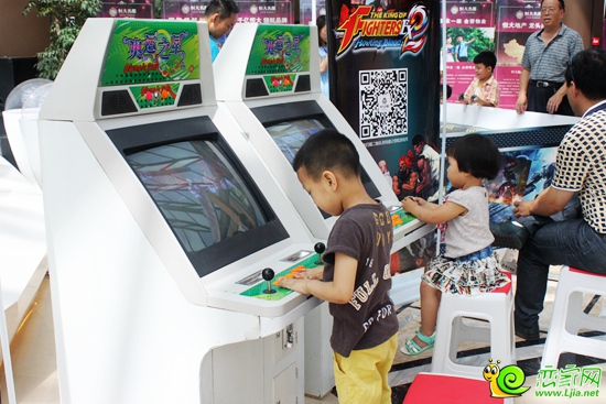 小孩兒玩兒的倍兒開心