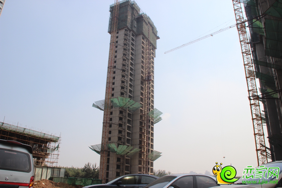 錦繡江南二期新建樓座已封頂（2015.08.27）