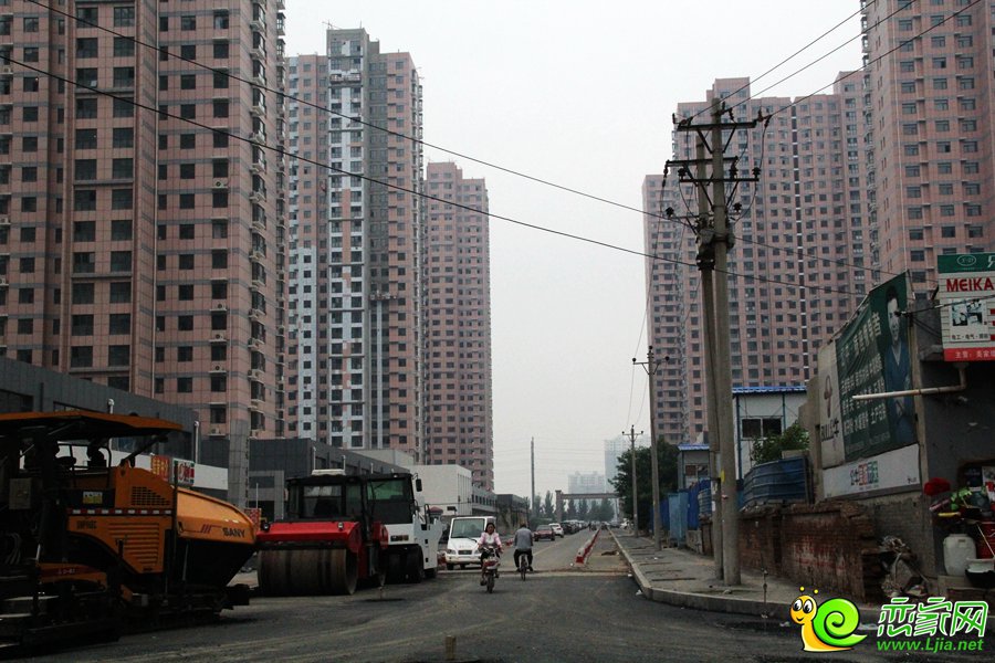 圣水湖畔實景圖
