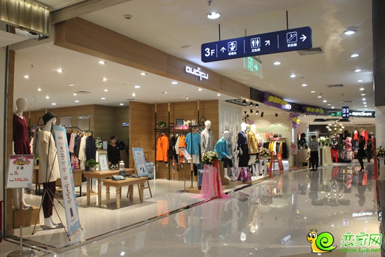 商場(chǎng)內(nèi)實(shí)景