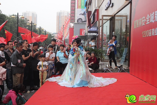 反串表演