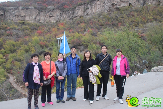 團(tuán)隊(duì)抵達(dá)山頂