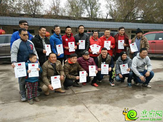 各參賽項目獲獎運動員合影