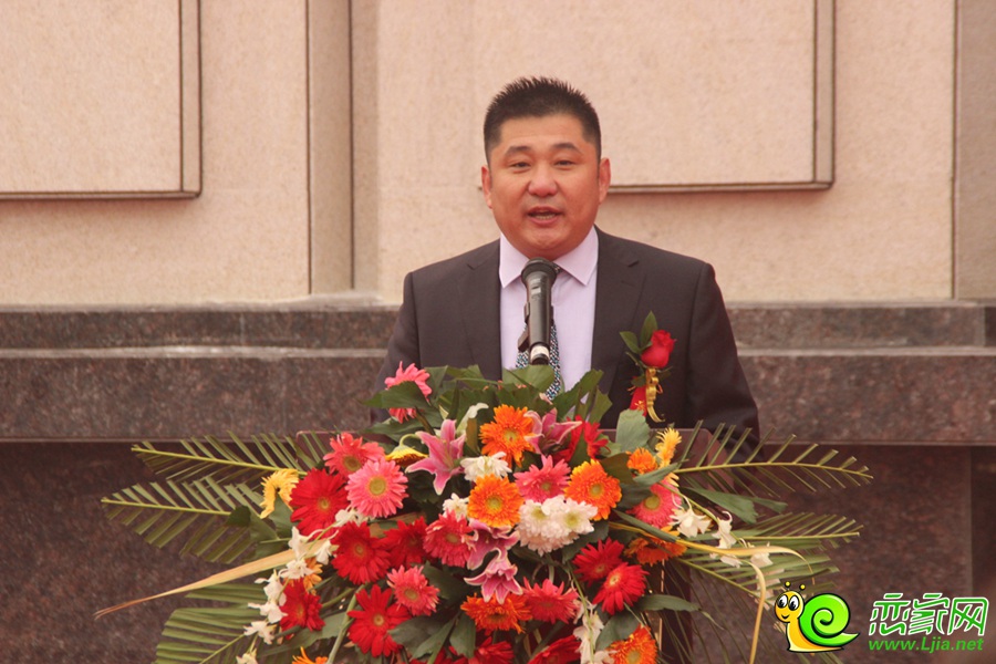 北湖十六峯承建方廣西華宇建工總經(jīng)理竇偉才先生在致辭