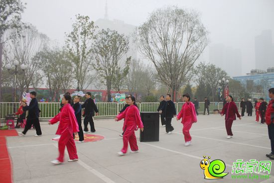 隊(duì)員們上場了