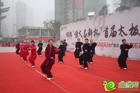 比賽緊張進行中