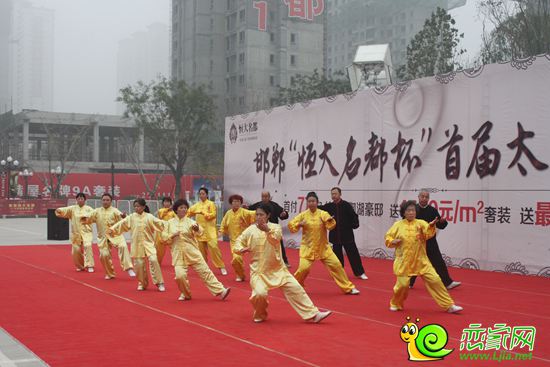 比賽緊張進行中