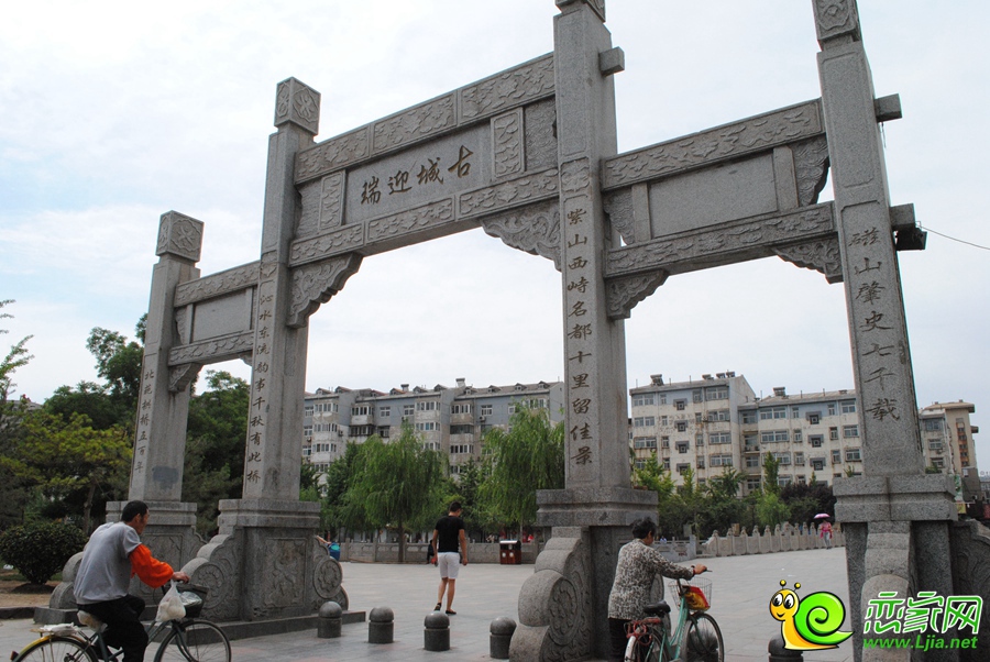 學(xué)步橋廣場