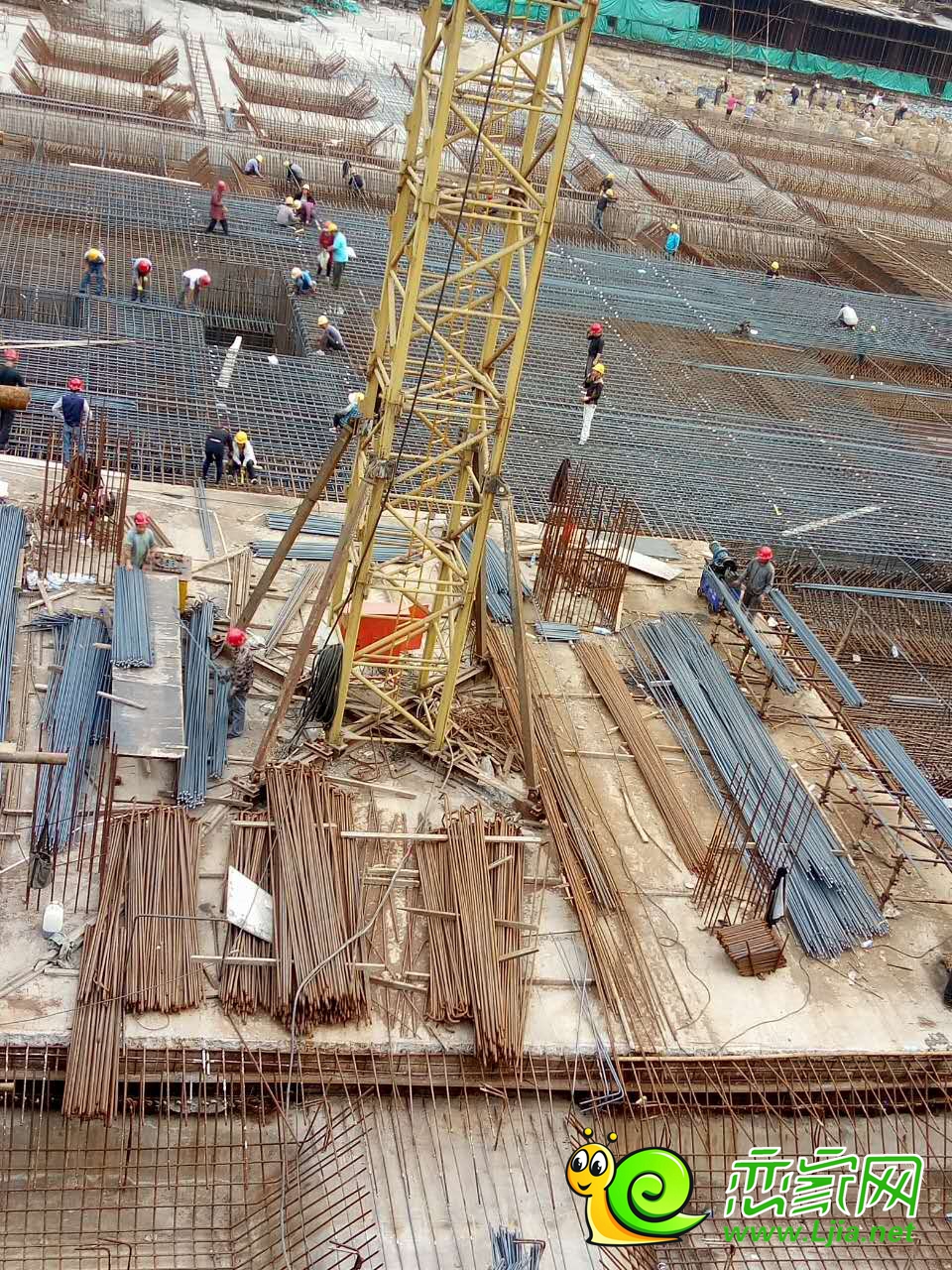 陽光新卓寫字樓區(qū)正在建地基