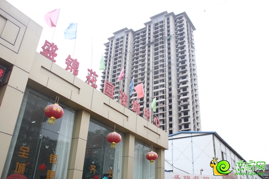 盛錦花園4#樓已封頂